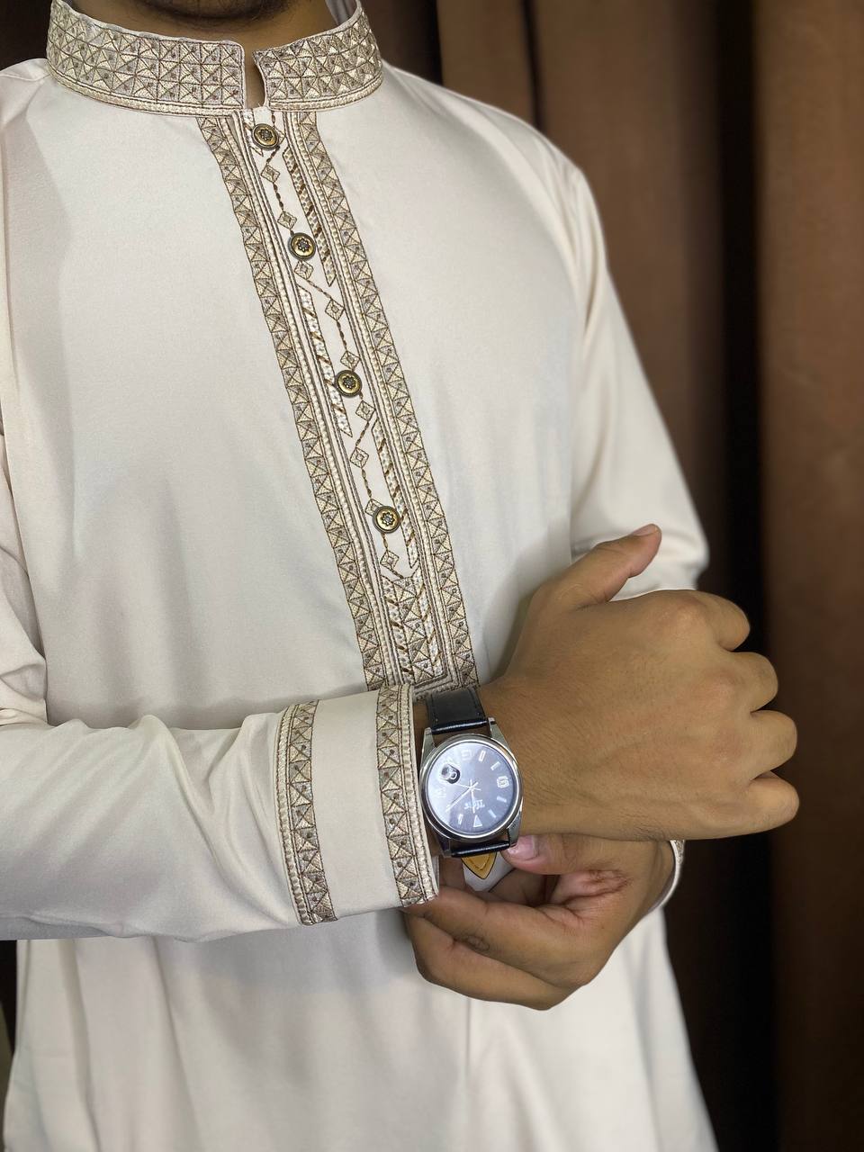 Ikra Grandeur: Cream Luxe