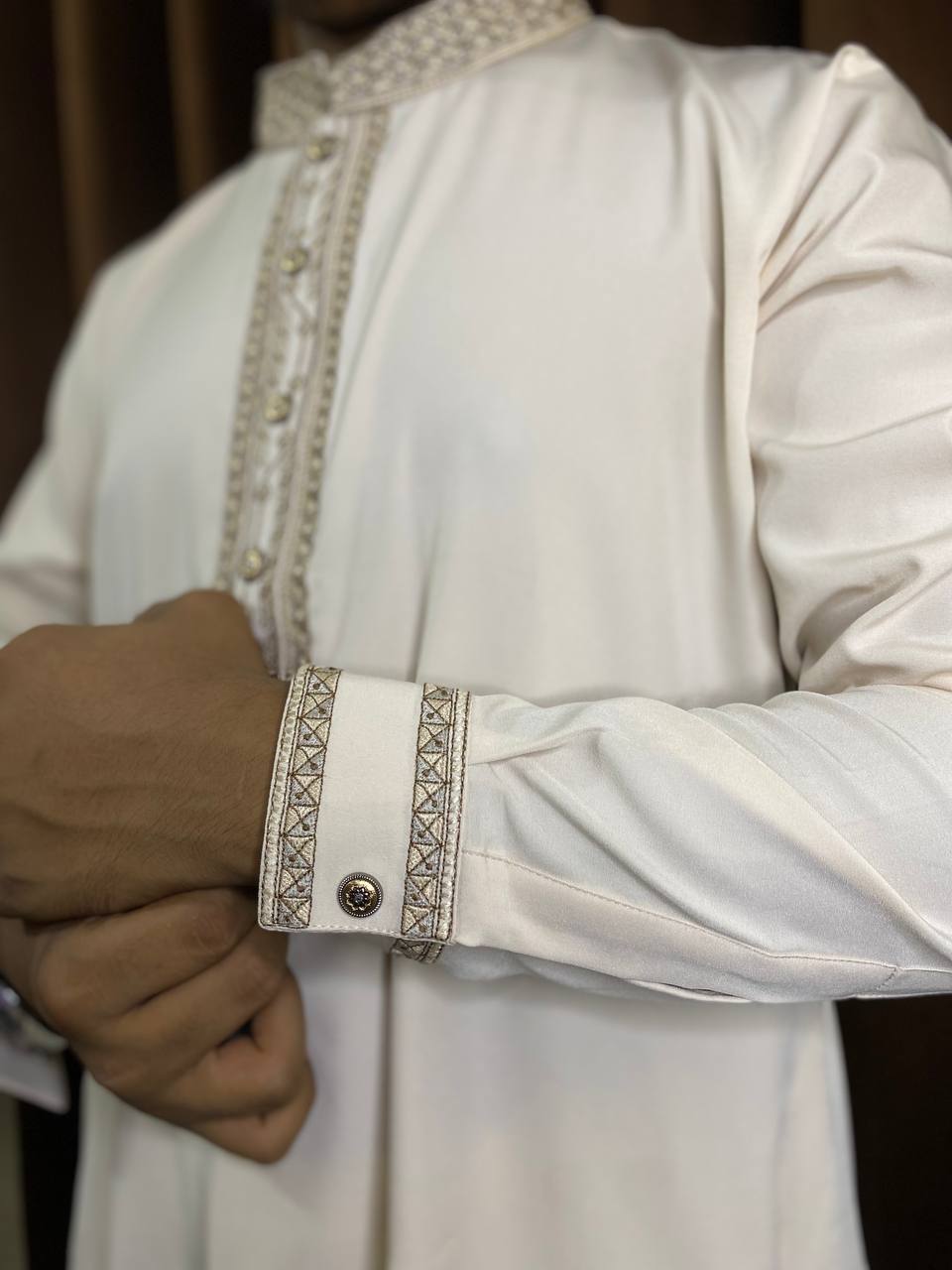 Ikra Grandeur: Cream Luxe