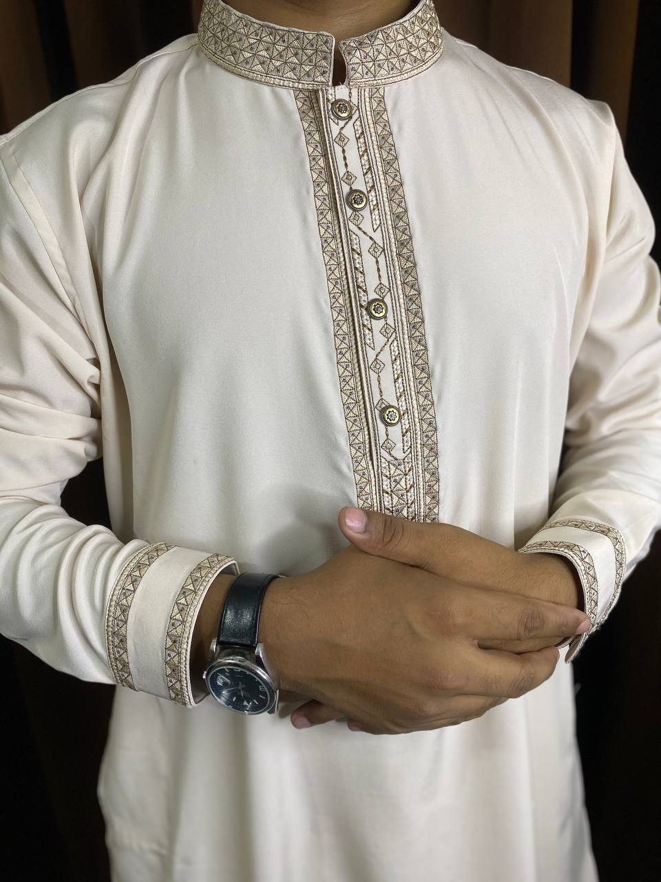 Ikra Grandeur: Cream Luxe